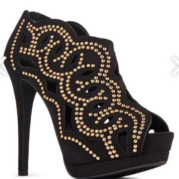 Black Chic Peep Toe Platform - Picture 2 of 8